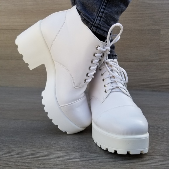 Grunge 90s Chunky Heel Platform Lace Ankle Boots - Picture 6 of 8